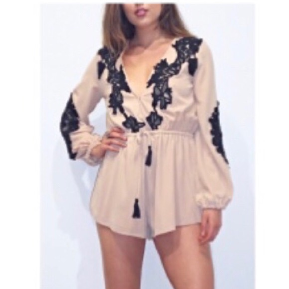 Same Old Love Romper gorgeous size small - Picture 3 of 7